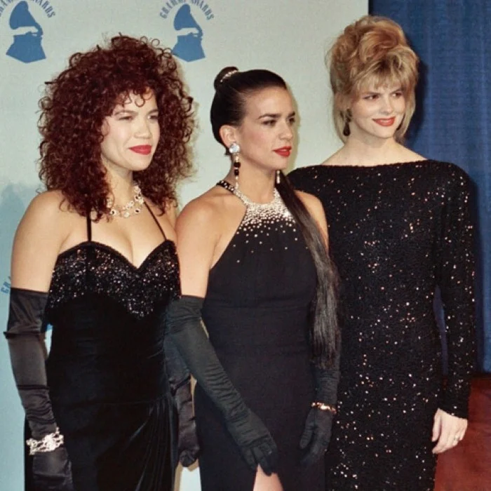 EXPOSÉ : LE TRIO POP AMÉRICAIN QUI A MARQUÉ LA DANCE‑POP DES ANNÉES 80