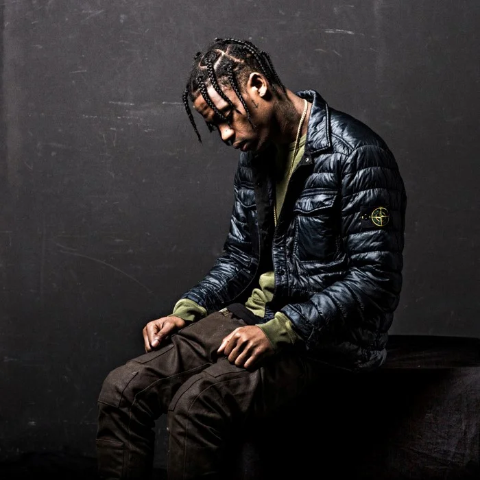 TRAVIS SCOTT : BIOGRAPHIE DU RAPPEUR QUI A TRANSFORMÉ LE HIP‑HOP