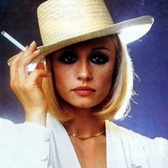 RAFFAELLA CARRÀ : ICÔNE ITALIENNE DE L'EUROPOP ET DE LA DISCOTHÈQUE