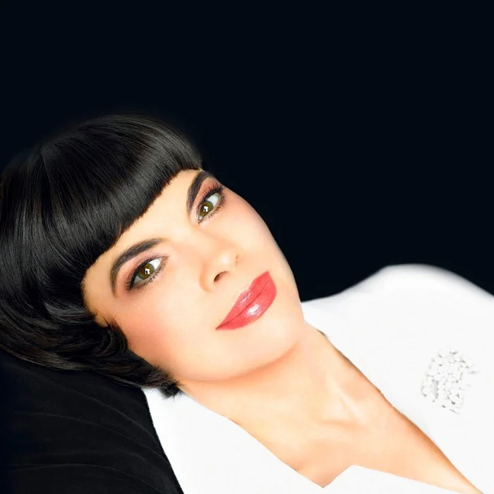 MIREILLE MATHIEU : UNE LÉGENDE DE LA CHANSON FRANÇAISE