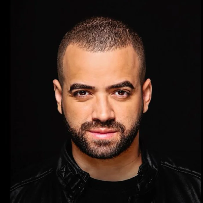 BIOGRAPHIE DE NACHO, ICONE DU REGGAETON LATIN ET DE LA POP URBAINE