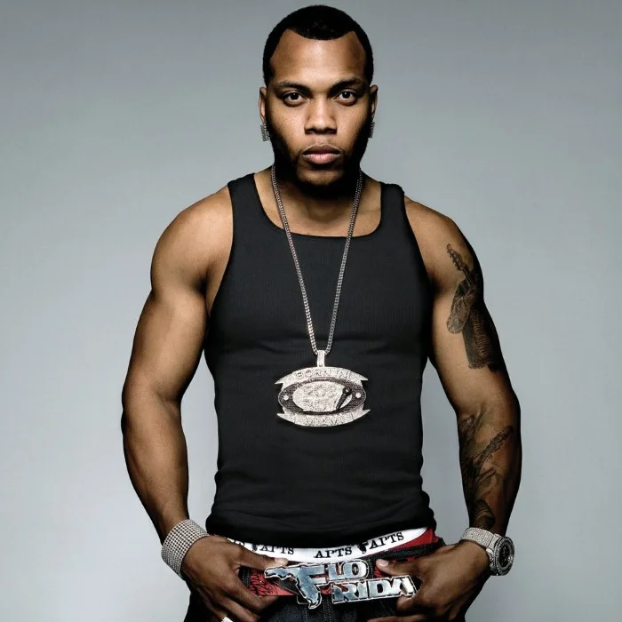 FLO RIDA : BIOGRAPHIE DE L'ICÔNE AMÉRICAIN DU POP RAP