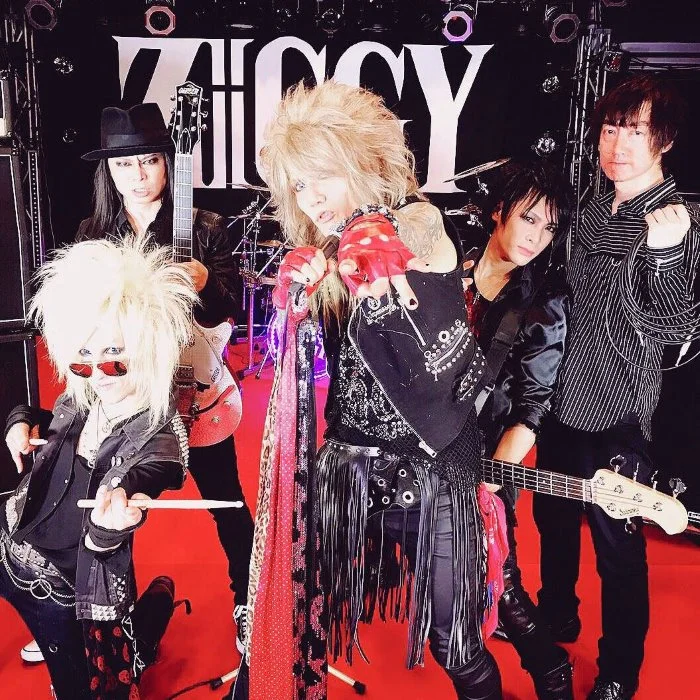 ZIGGY : LE GOUROU DU GLAM METAL JAPONAISE DE 1984 À AUJOURD'HUI