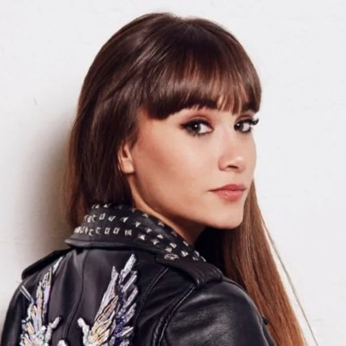 AITAÑA – BIOGRAPHIE DE LA STAR ESPAGNOLLE DE L’ÉLECTROPOP