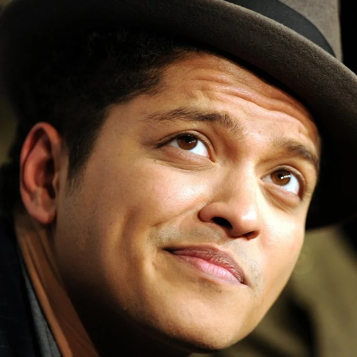 BIOGRAPHIE DE BRUNO MARS EN FRANCAIS