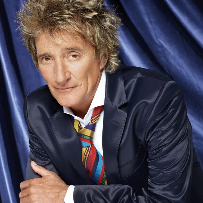 ROD STEWART : BIOGRAPHIE DE L'ICÔNE DU ROCK BRITANNIQUE