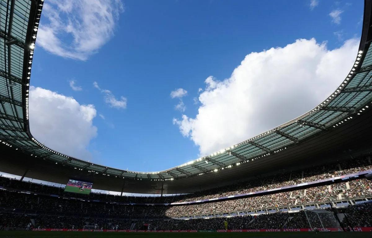 CANICULE : RAMPES À EAU, GOURDES, OUVERTURE DES PORTES… « DISPOSITIF EXCEPTIONNEL » POUR LA FINALE DU TOP 14