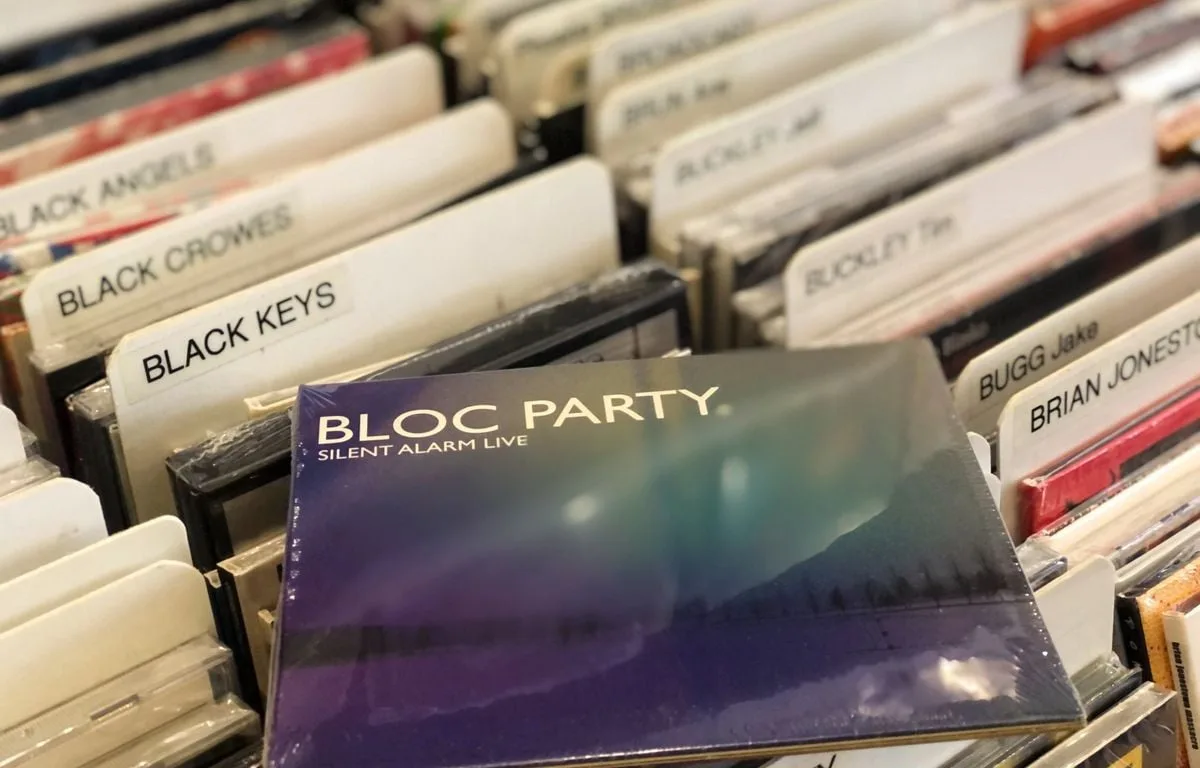« ON ÉCOUTE MIEUX LES MORCEAUX »… FACE AU TOUT-PUISSANT STREAMING, LE CD RETROUVE UNE SECONDE JEUNESSE