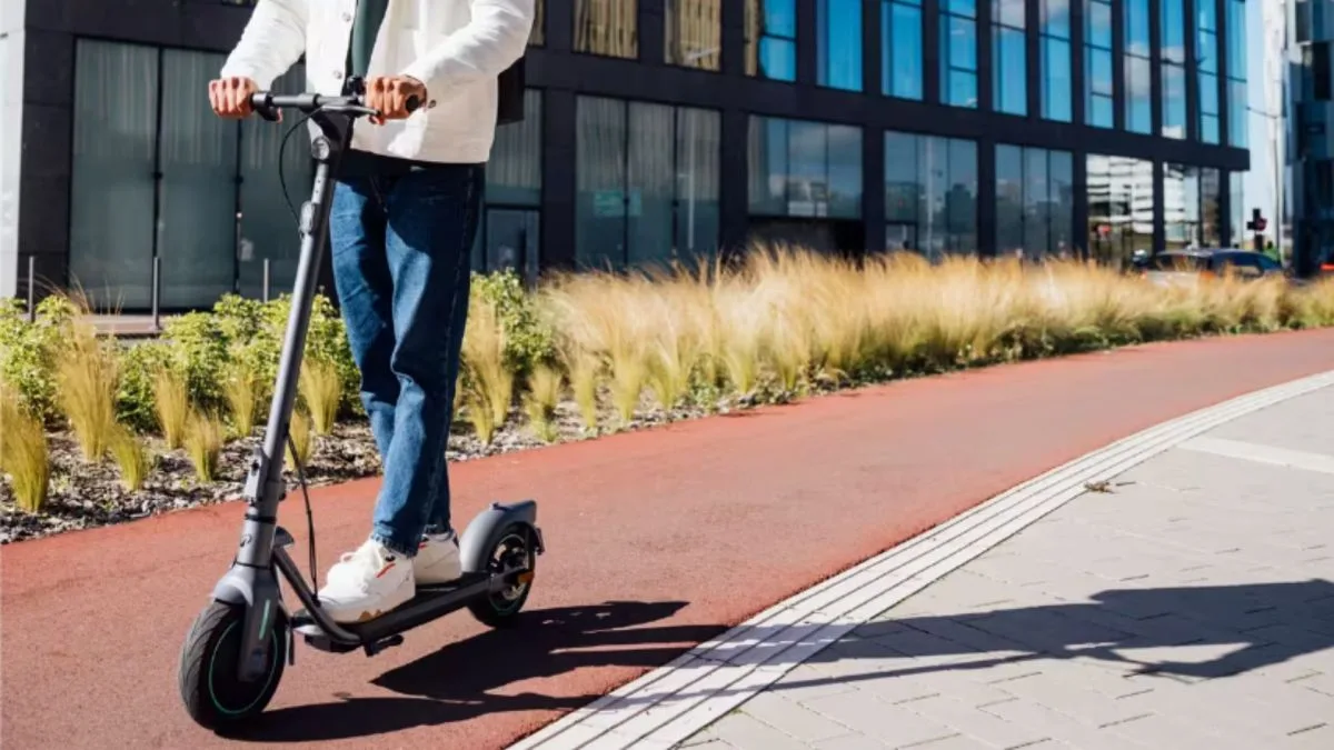 DECATHLON BRADE SA TROTTINETTE BTWIN SD500E À MOINS DE 250 €, PARFAITE POUR LES PETIT BUDGETS
