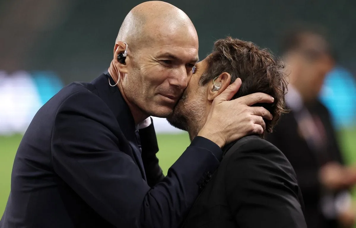 EQUIPE DE FRANCE : « IL INCARNE LA PROMESSE ENFANTINE DU FOOT », POURQUOI LA JOIE DE ZINÉDINE ZIDANE NOUS REND HEUREUX ?