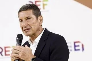 DAVID LISNARD PEUT-IL ÊTRE CANDIDAT À LA PRÉSIDENTIELLE ET À LA TÊTE DES MAIRES DE FRANCE ? LA POLÉMIQUE ENFLE
