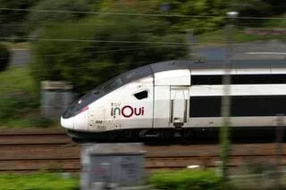 LE TRAFIC DES TGV FORTEMENT PERTURBÉ AUTOUR DE LYON, AU MOINS SIX HEURES DE RETARD POUR UN PARIS-NICE