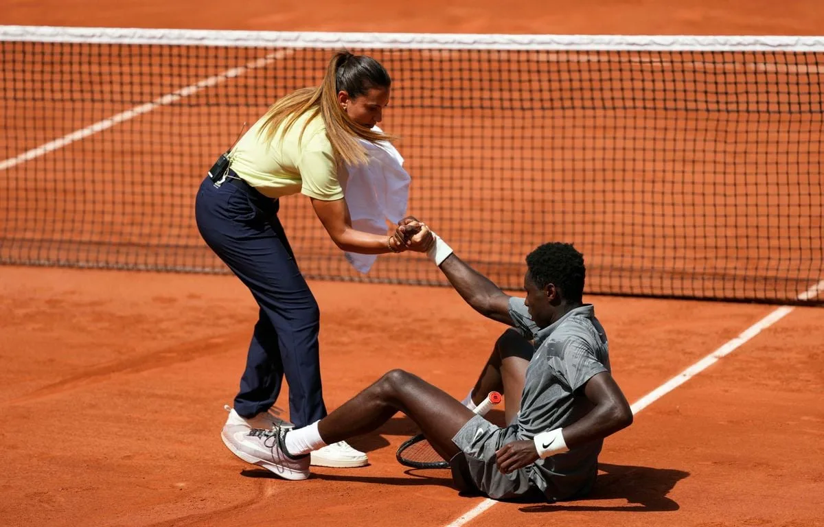 ROLAND-GARROS 2026 : « IL FAUT UN HOMME POUR ARBITRER UN TEL MATCH »… LE DÉRAPAGE MISOGYNE DE VALLEJO, BATTU PAR KOUAME