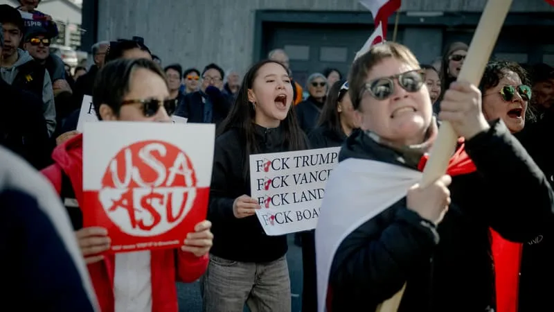 « MAKE AMERICA GO AWAY »: COLÈRE ET MANIFESTATION AU GROENLAND EN RÉPONSE AU NOUVEAU CONSULAT AMÉRICAIN