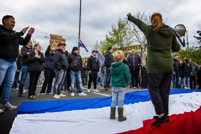 AUX PAYS-BAS, L’INQUIÉTANTE ÉMERGENCE DU MOUVEMENT “DEFEND NETHERLANDS”