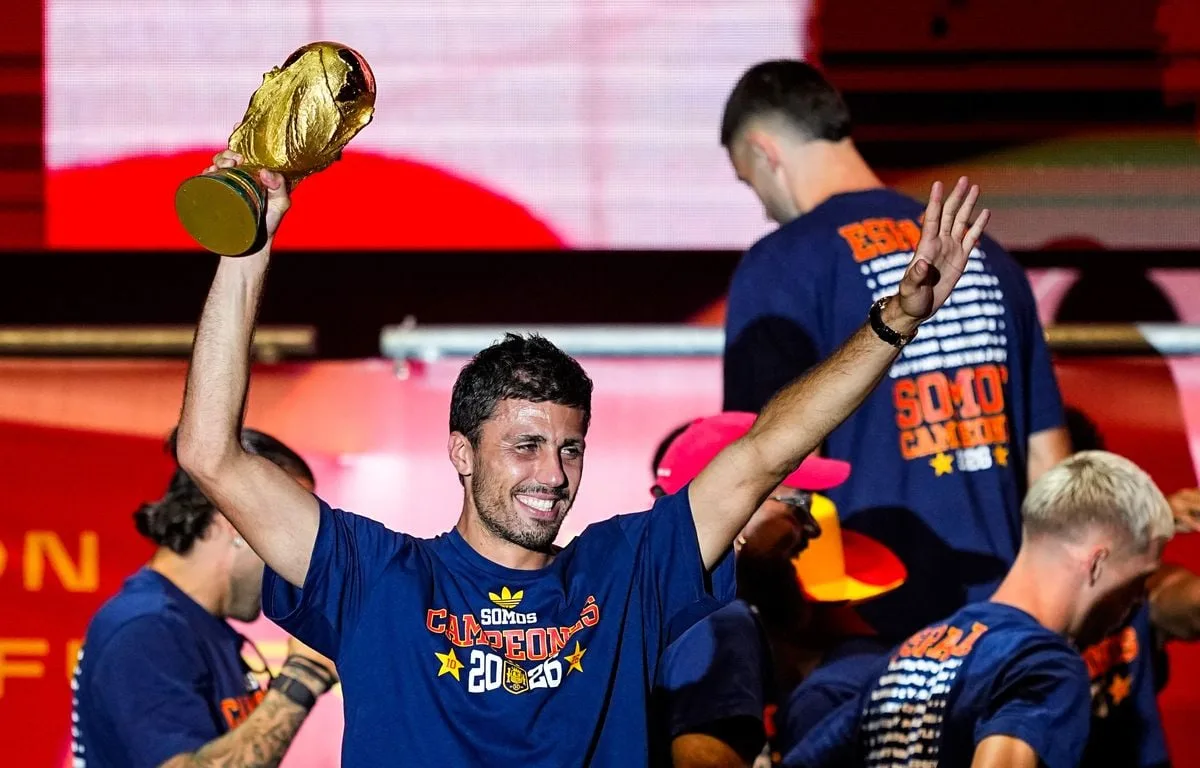 FC BARCELONE : « LE BARÇA A ÉTÉ LA PREMIÈRE OPTION »… RODRI TRANSFÉRÉ CHEZ LES CATALANS APRÈS AVOIR REPOUSSÉ LE REAL