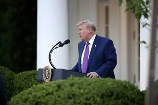 TRUMP SE DIT EMPÊCHÉ D’ASSISTER AU MARIAGE DE SON FILS À CAUSE DE LA GUERRE EN IRAN