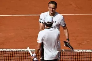 ROLAND-GARROS. ALEXANDER ZVEREV BALAIE LE FRANÇAIS BENJAMIN BONZI POUR SON ENTRÉE EN LICE