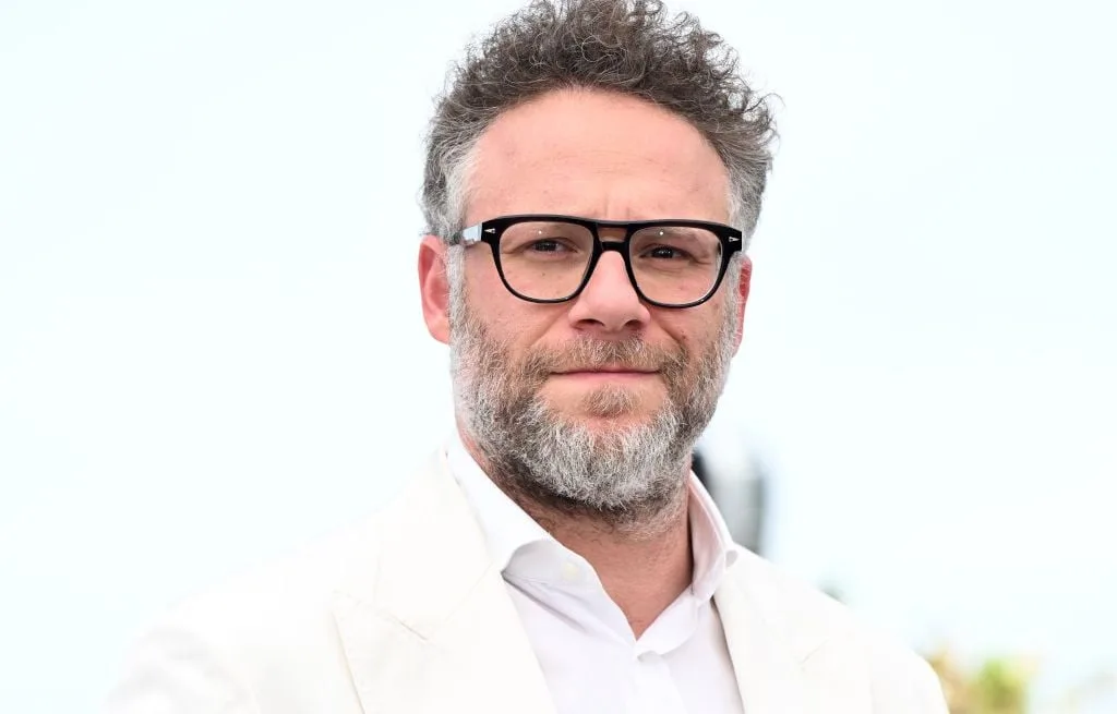 SETH ROGEN A UN MOT À DIRE AUX SCÉNARISTES QUI UTILISENT L’INTELLIGENCE ARTIFICIELLE