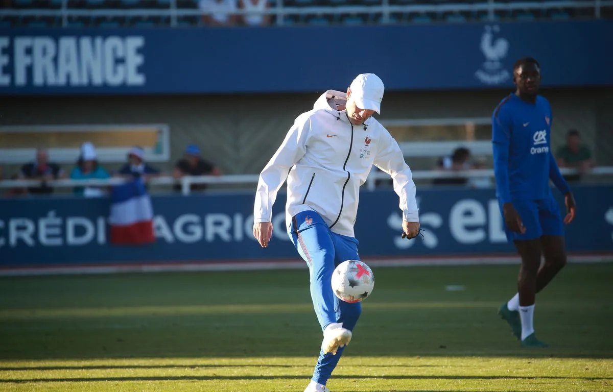 EQUIPE DE FRANCE : MANU KONÉ EST « CHOQUÉ PAR LA PALETTE TECHNIQUE » DE ZINÉDINE ZIDANE