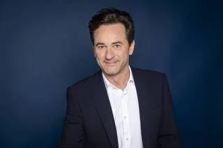 POURQUOI NATHANAËL DE RINCQUESEN VA-T-IL ÊTRE LICENCIÉ PAR FRANCE TÉLÉVISIONS APRÈS 30 ANS DE SERVICE ?