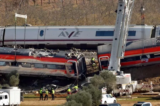 EN ESPAGNE, LA COURSE CONTRE LA MONTRE DU FERROVIAIRE NE RIME PLUS À RIEN