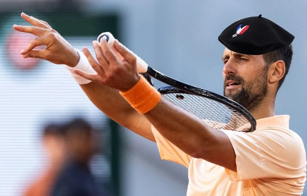 ROLAND-GARROS 2026 : NOVAK DJOKOVIC ET SON AMOUR POUR LA FRANCE, UNE LONGUE HISTOIRE QUI SE BONIFIE AVEC L’ÂGE