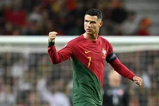 « AVOIR CET OBJECTIF LE FAIT PERDURER » : LE SÉLECTIONNEUR PORTUGAIS N’EXCLUT PAS LA PRÉSENCE DE RONALDO AU MONDIAL 2030