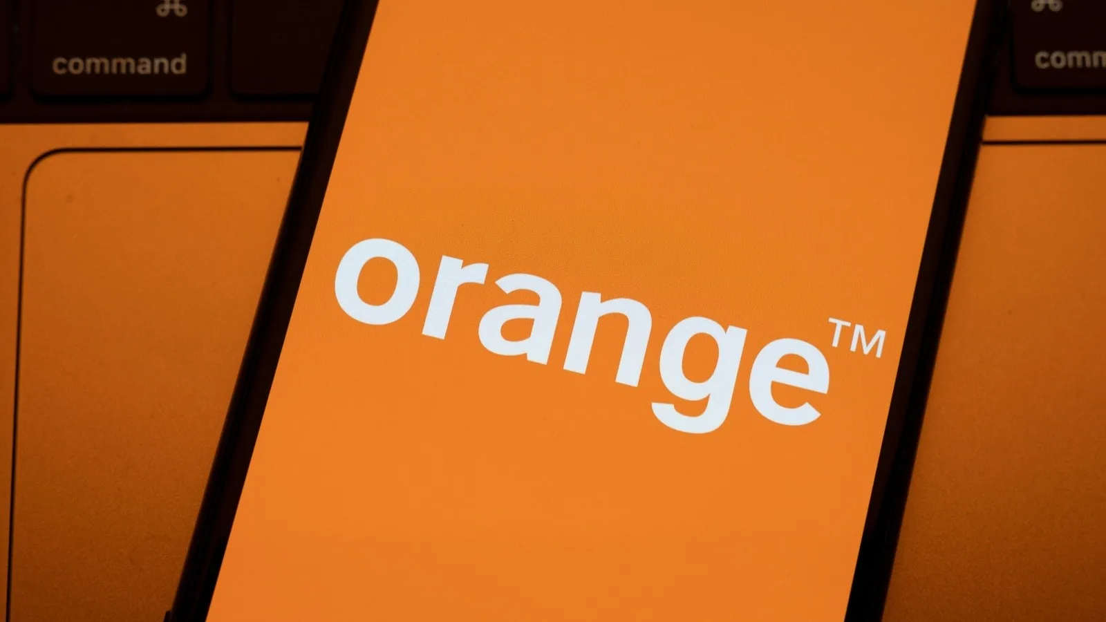 ORANGE ET SOSH EN PANNE : LE RÉSEAU MOBILE DISPARAÎT CHEZ DE NOMBREUX ABONNÉS