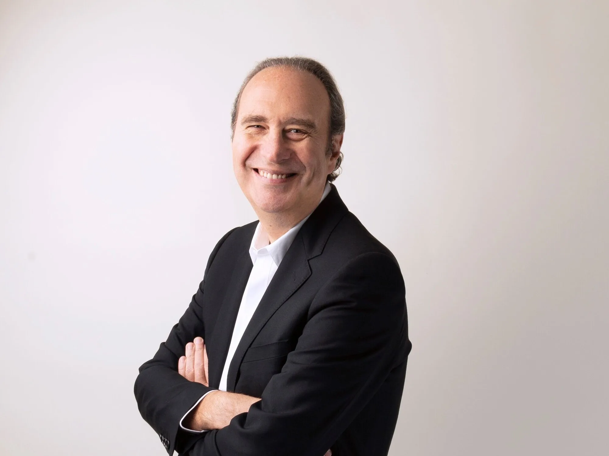 XAVIER NIEL GRIMPE À PRÈS DE 20 % DU CAPITAL DE VODAFONE