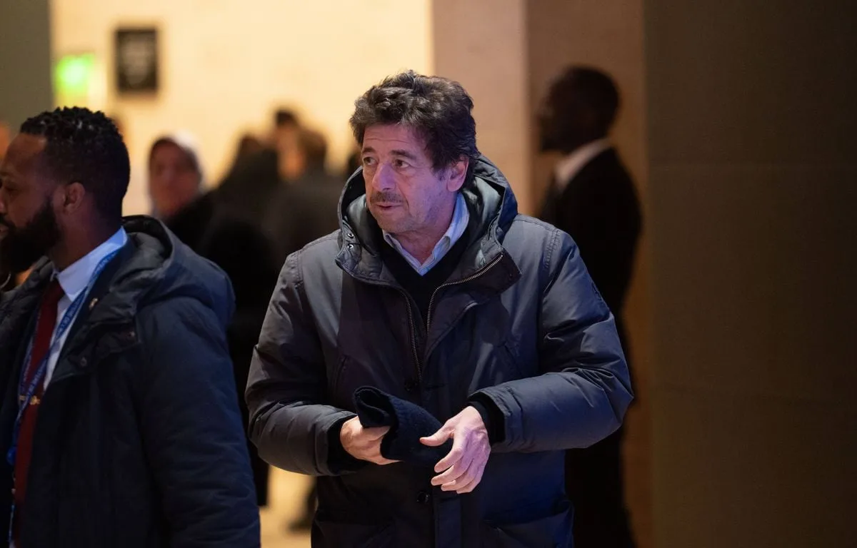 FLAVIE FLAMENT PORTE PLAINTE CONTRE PATRICK BRUEL POUR VIOL, LE CHANTEUR DÉMENT