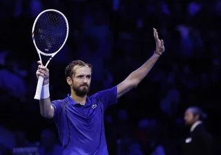TENNIS. EN SE QUALIFIANT EN DEMI-FINALE DE L’ATP 500 DE VIENNE, DANIIL MEDVEDEV ASSURE SA PLACE AU MASTERS