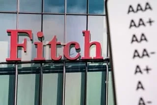 DETTE : L’AGENCE DE NOTATION FITCH MAINTIENT LE A + DE LA FRANCE MAIS ABAISSE SA PERSPECTIVE