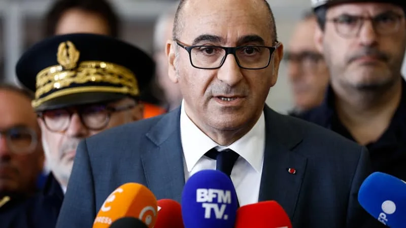 LAURENT NUÑEZ ASSURE QU’IL N’Y A PAS EU D’ »INTERVENTION » DU GOUVERNEMENT DANS LA PROLONGATION DU TITRE DE SÉJOUR DE XENIA FEDOROVA