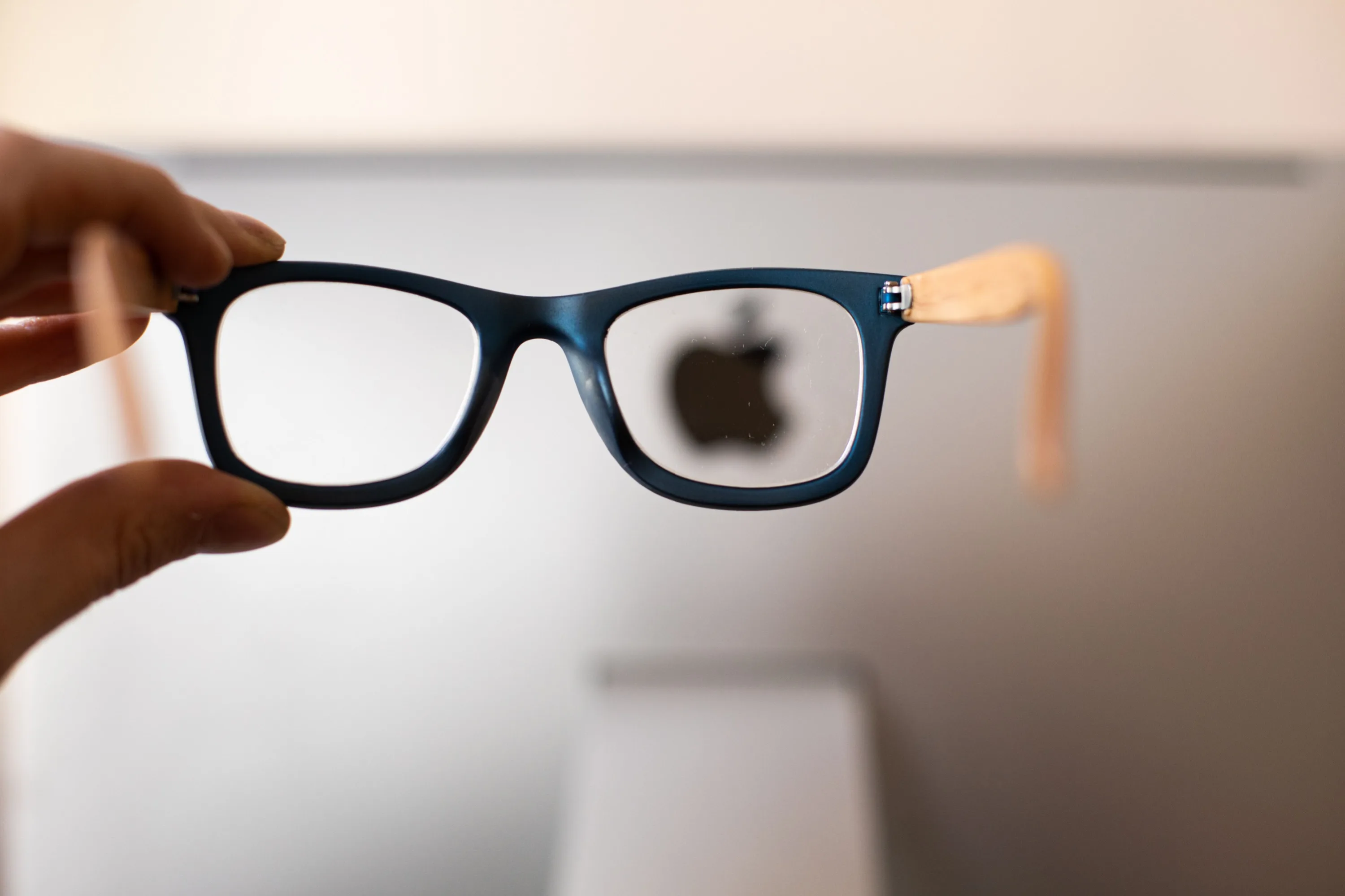 APPLE REPOUSSE SES LUNETTES IA À FIN 2027 ET VOUS DEMANDE ENCORE DE PATIENTER POUR LE VISION AIR