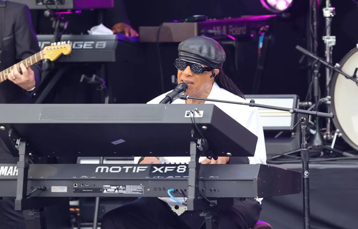 STEVIE WONDER OUVRE SES ARCHIVES ET DÉVOILE QUATRE CHANSONS INÉDITES, 50 ANS PLUS TARD