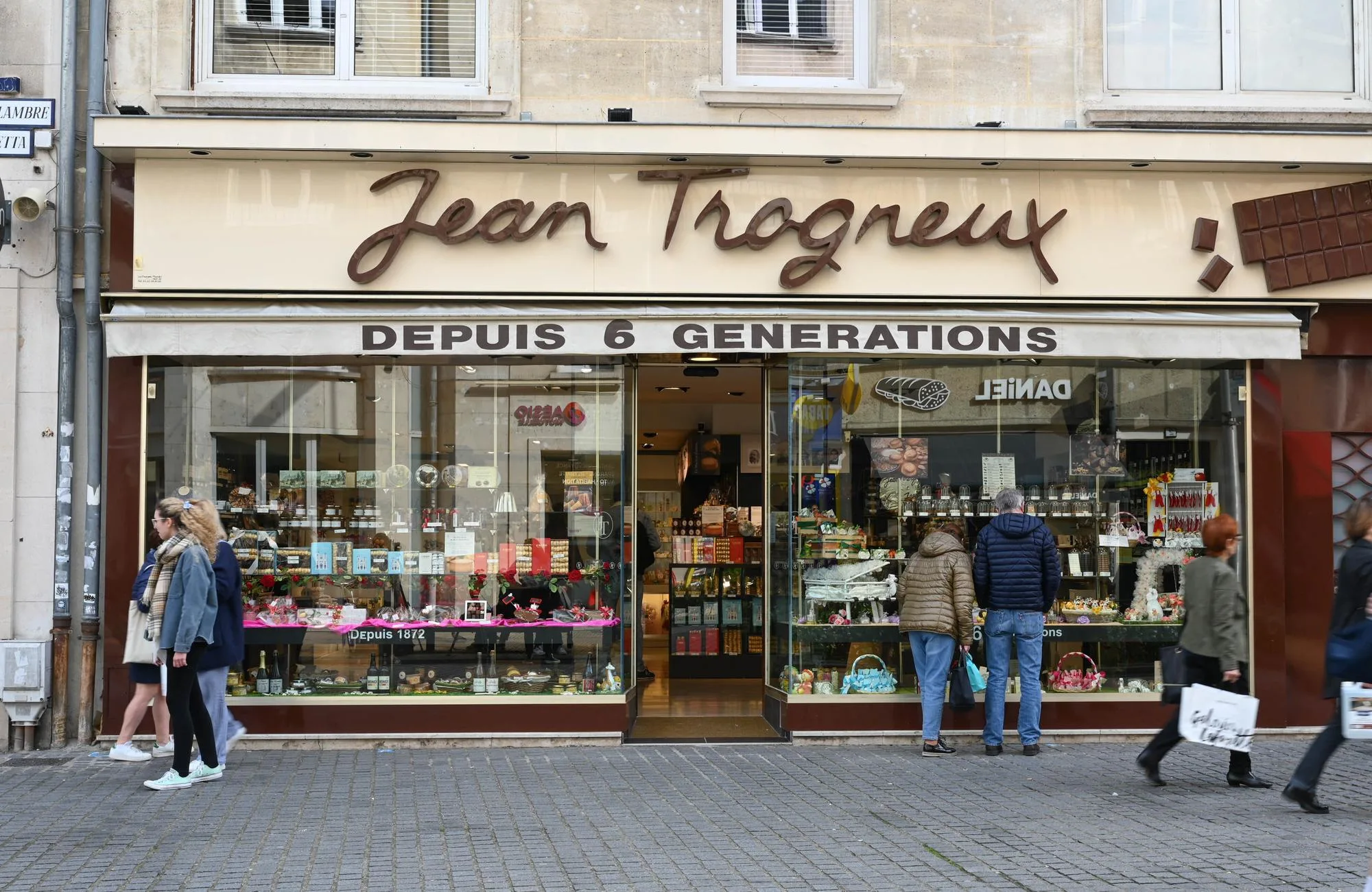 17-OCTOBRE : LE PRÉFET DE LA SOMME NIE TOUTE PROTECTION SPÉCIALE POUR CE MAGASIN DE LA FAMILLE DE BRIGITTE MACRON