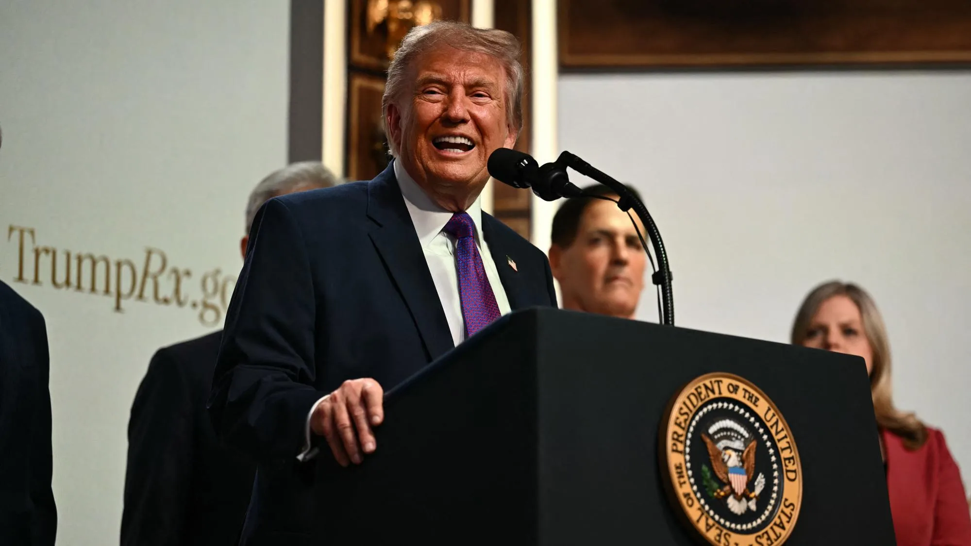 TRUMP DIT REPORTER SES FRAPPES CONTRE L’IRAN DE « DEUX À TROIS JOURS » À LA DEMANDE DES PAYS DU GOLFE