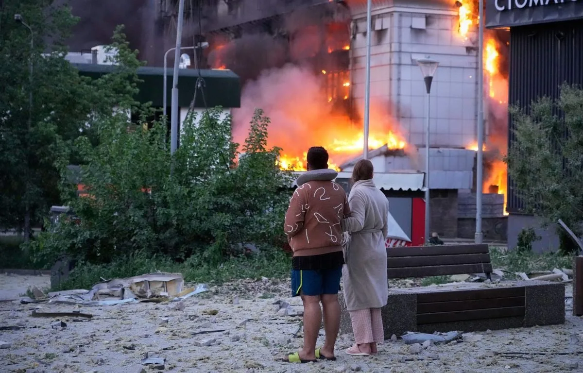 GUERRE EN UKRAINE : LA RUSSIE BOMBARDE MASSIVEMENT KIEV DANS LA NUIT AVEC DES MISSILES ET DES DRONES