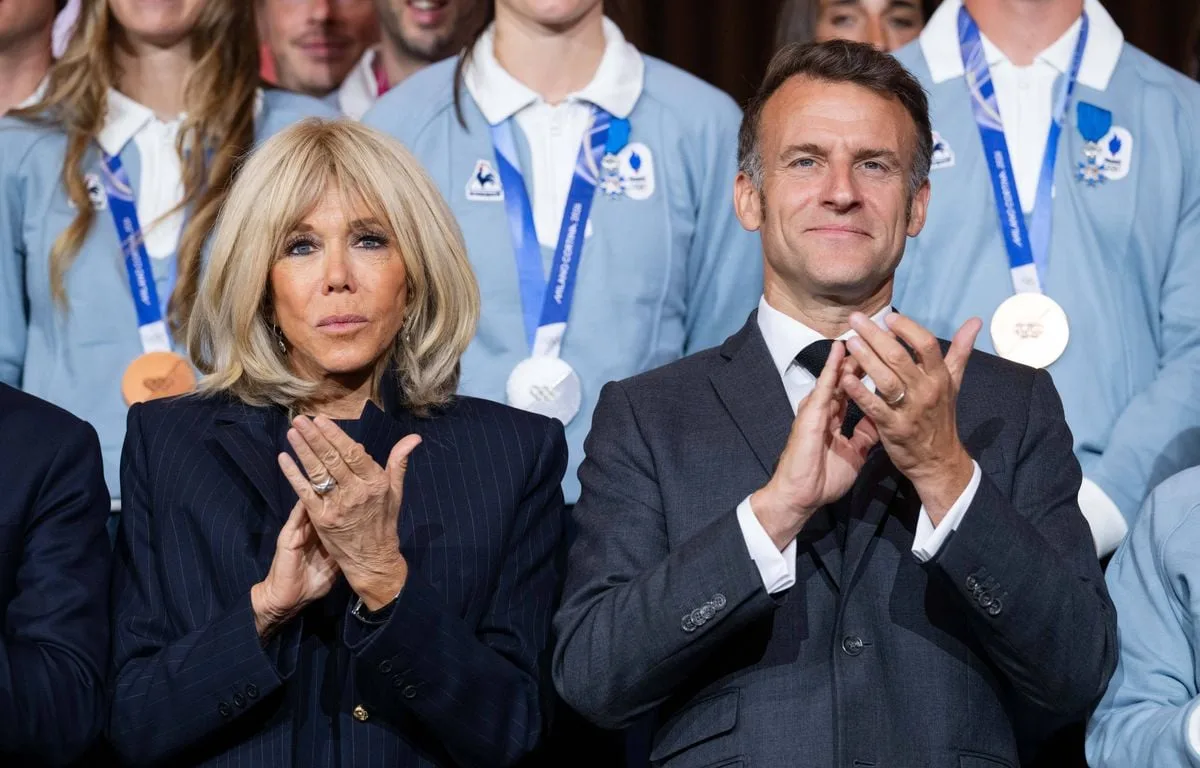LA « GIFLE » DE BRIGITTE MACRON AU VISAGE DU PRÉSIDENT, UNE SCÈNE DE JALOUSIE POUR UNE ACTRICE ? LEUR ENTOURAGE DÉMENT