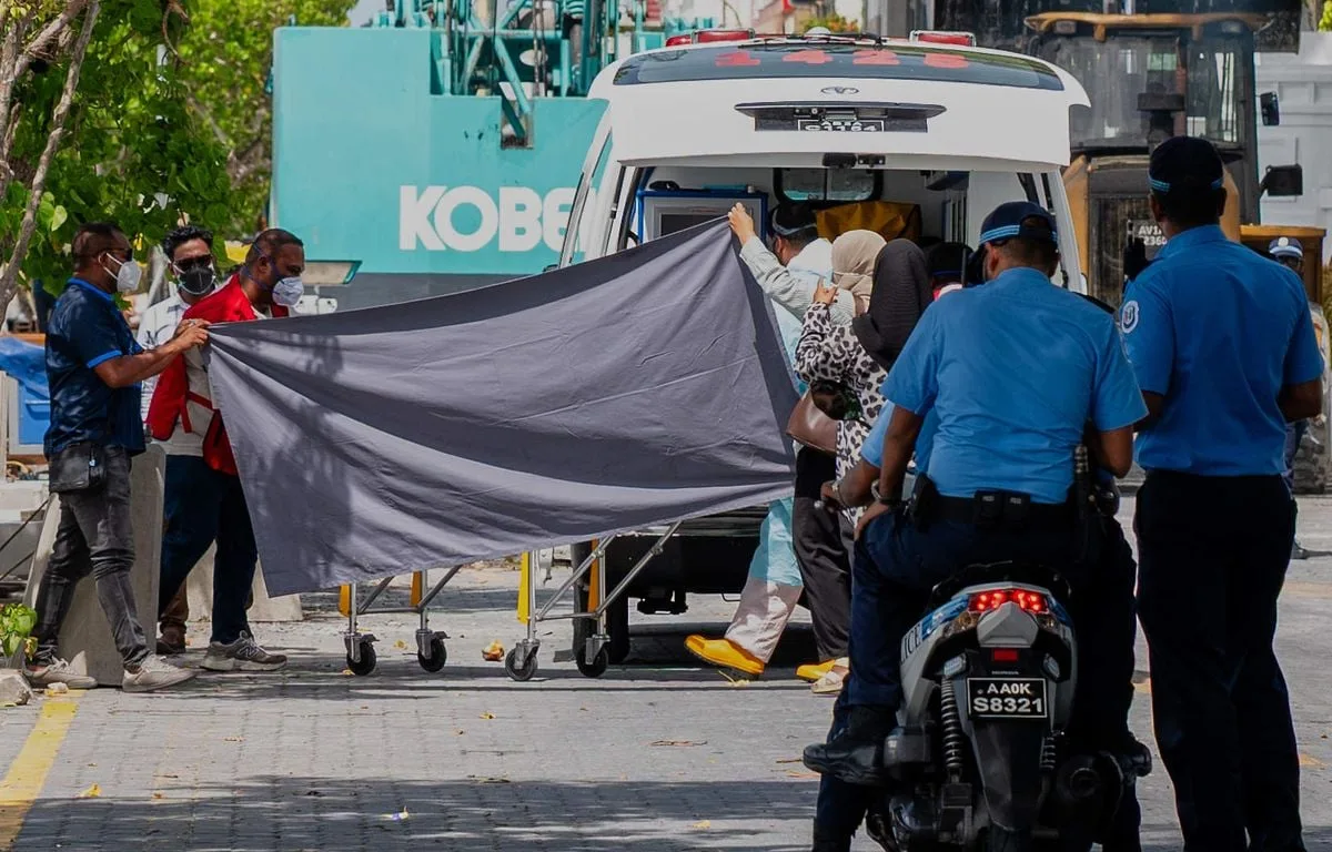 DRAME AUX MALDIVES : LES CINQ PLONGEURS MORTS POURRAIENT AVOIR PRIS LE MAUVAIS TUNNEL POUR SORTIR DE LA GROTTE