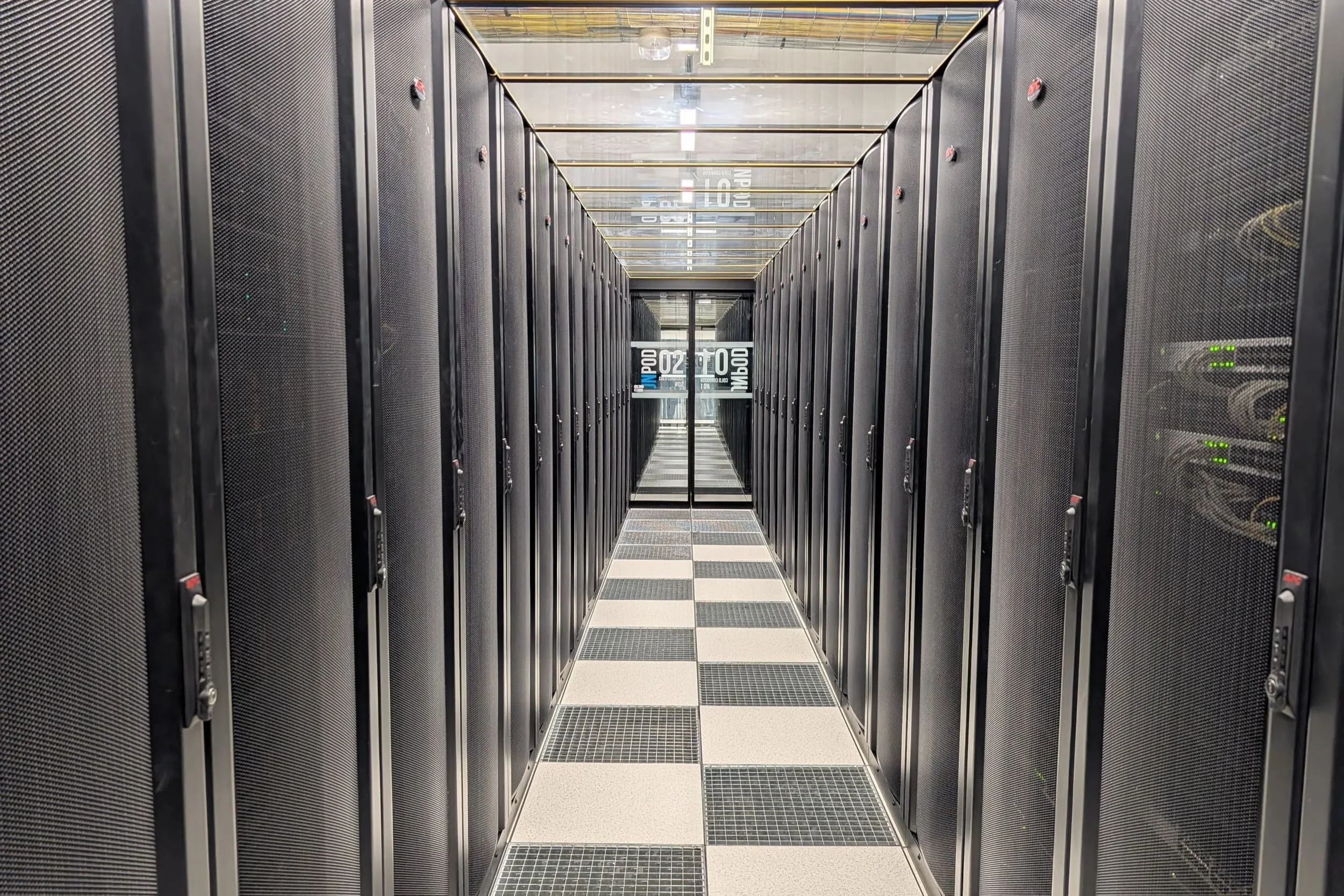 UN PATRON FRANÇAIS PROJETTE DE BÂTIR UN IMMENSE DATA CENTER SOUTERRAIN AU CŒUR DU SAUMUROIS