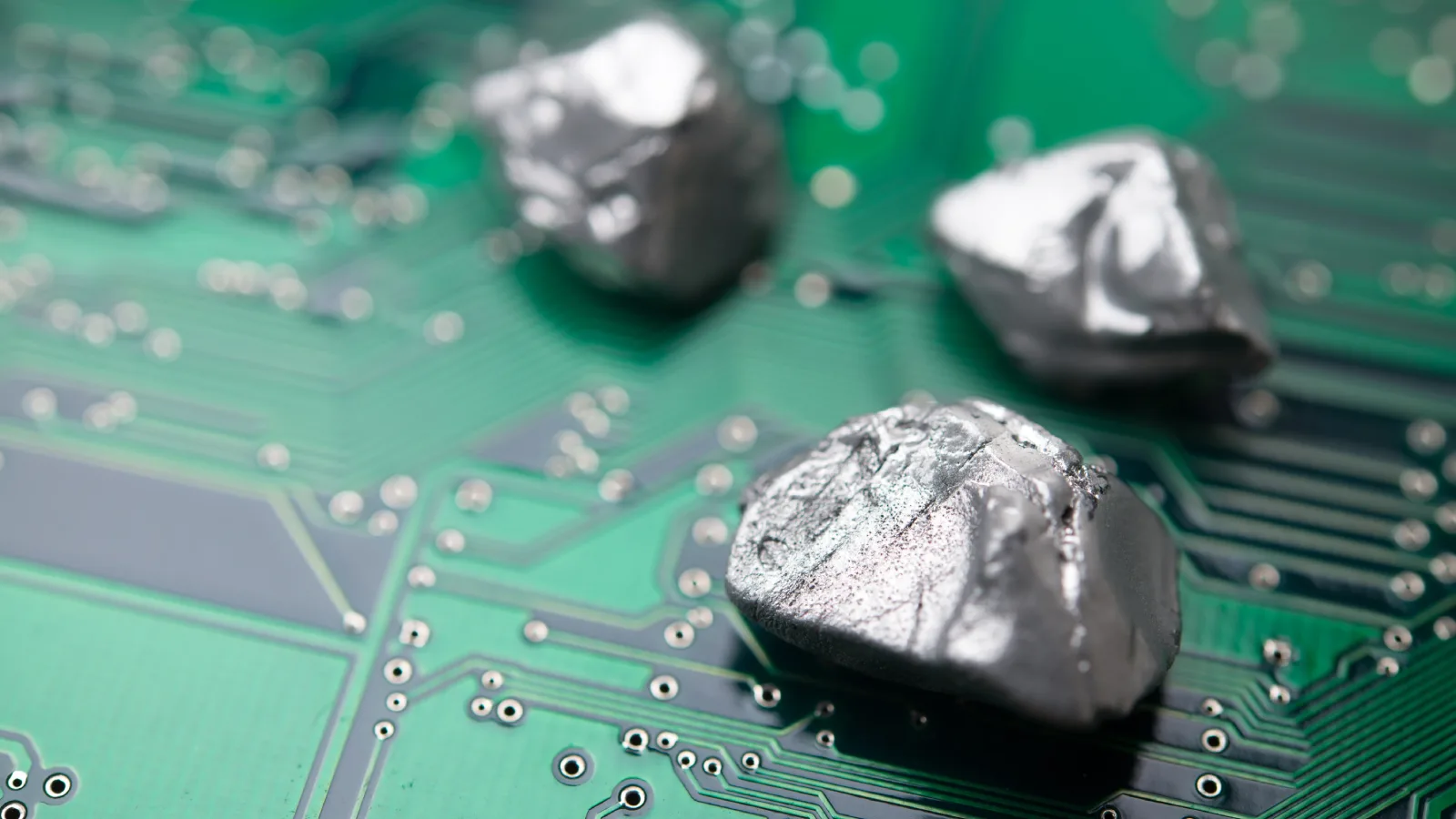 L’EMPRISE DE LA CHINE ALARME : TSMC CHERCHE À SE PASSER DE TERRES RARES DANS SES USINES