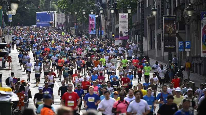 BRUXELLES: PRÈS DE 600 PERSONNES SECOURUES, 24 HOSPITALISATIONS… LA COURSE DES 20KM TOUCHÉE PAR LA CHALEUR
