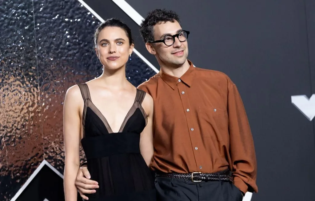 JACK ANTONOFF TROUVE QUE LES ARTISTES UTILISANT L’IA SONT « DES PUTES SANS FOI NI LOI »