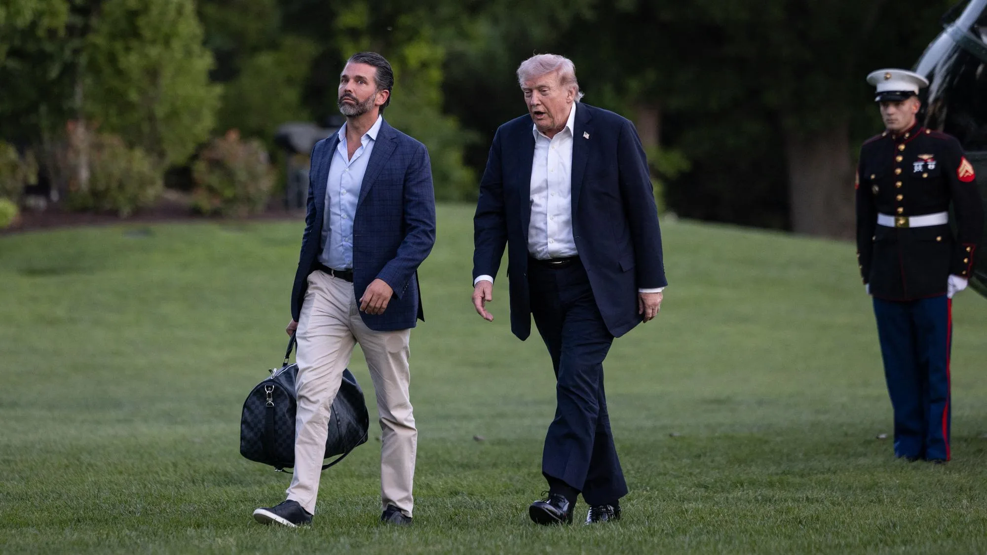 TRUMP EXPLIQUE POURQUOI IL POURRAIT RATER LE MARIAGE DE SON FILS CE WEEK-END, « CE N’EST PAS LE BON MOMENT POUR MOI »